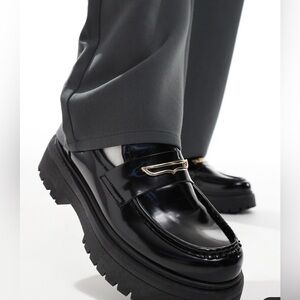 NEW women’s ASOS DESIGN chunky loafers in black with snaffle- US 5
